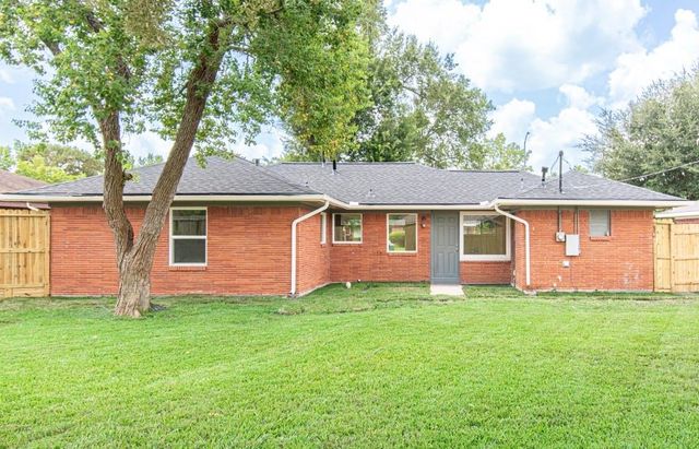 2730 Knotty Oaks Trail, Houston, TX 77045