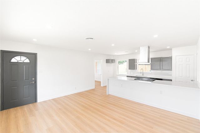 2730 Knotty Oaks Trail, Houston, TX 77045