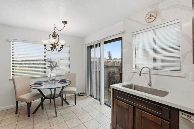 251 Gibson Drive G52, Hollister, CA 95023