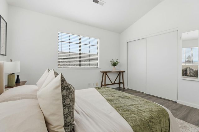 251 Gibson Drive G52, Hollister, CA 95023