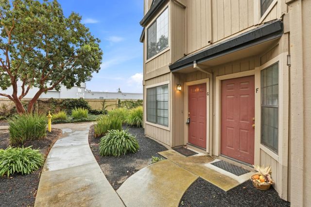 251 Gibson Drive G52, Hollister, CA 95023