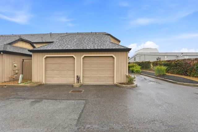 251 Gibson Drive G52, Hollister, CA 95023