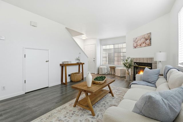 251 Gibson Drive G52, Hollister, CA 95023