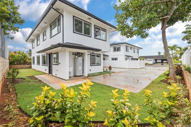 1528 Hooli Circle, Pearl City, HI 96782