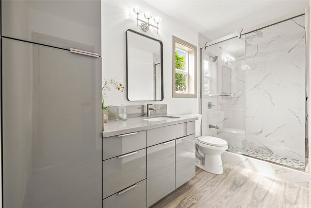 1528 Hooli Circle, Pearl City, HI 96782