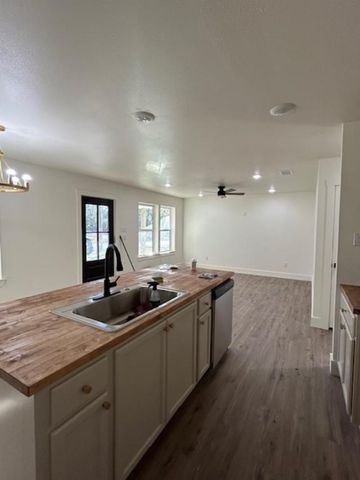 213 E CARDINAL, Ector, TX 75439