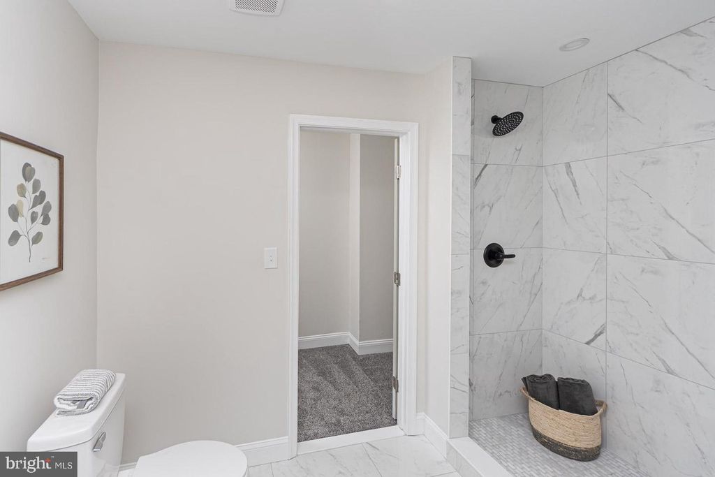 Image 19 of property listing at 2129 MOUNT HOLLY ST, Baltimore, MD 21216