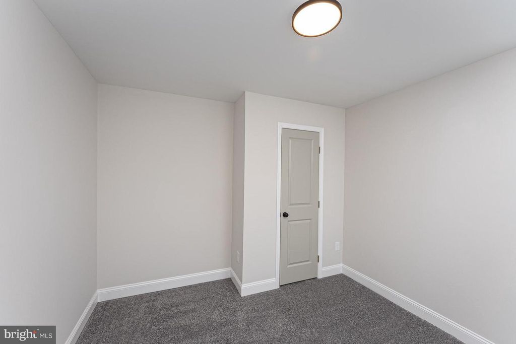 Image 23 of property listing at 2129 MOUNT HOLLY ST, Baltimore, MD 21216