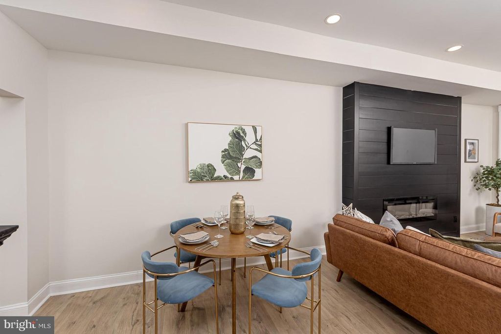 Image 5 of property listing at 2129 MOUNT HOLLY ST, Baltimore, MD 21216