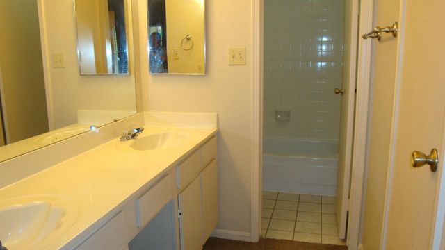 7575 Cambridge Street 3201, Houston, TX 77054