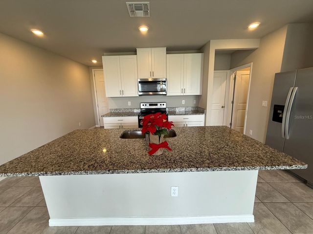 7627 MOMENTUM PARKWAY, Wesley Chapel, FL 33545