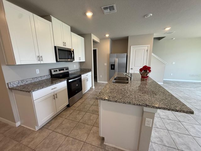 7627 MOMENTUM PARKWAY, Wesley Chapel, FL 33545