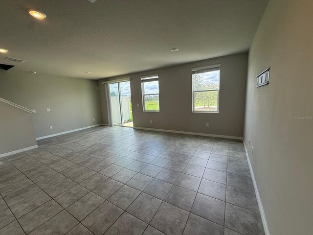 7627 MOMENTUM PARKWAY, Wesley Chapel, FL 33545
