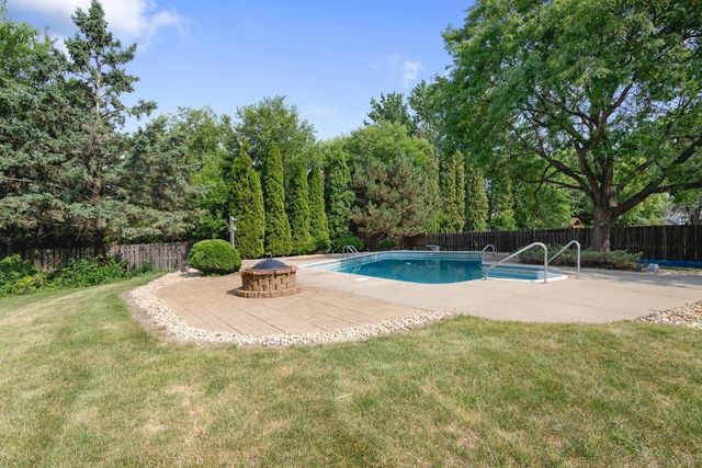 3819 Lodestone Lane, Eagan, MN 55122