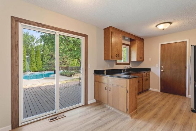 3819 Lodestone Lane, Eagan, MN 55122