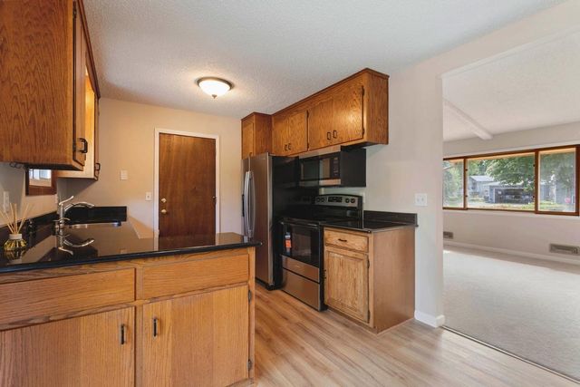 3819 Lodestone Lane, Eagan, MN 55122