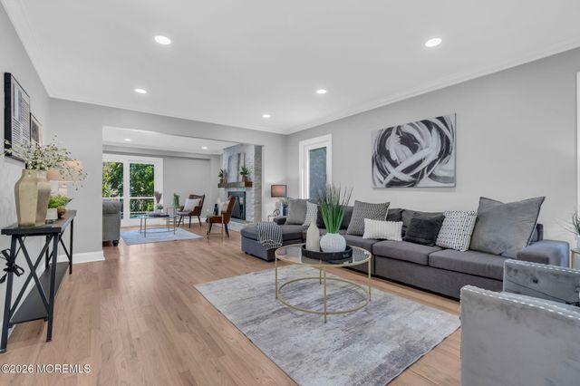 10 Sunrise Circle, Holmdel, NJ 07733