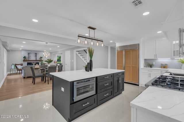 10 Sunrise Circle, Holmdel, NJ 07733