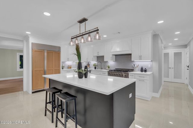 10 Sunrise Circle, Holmdel, NJ 07733