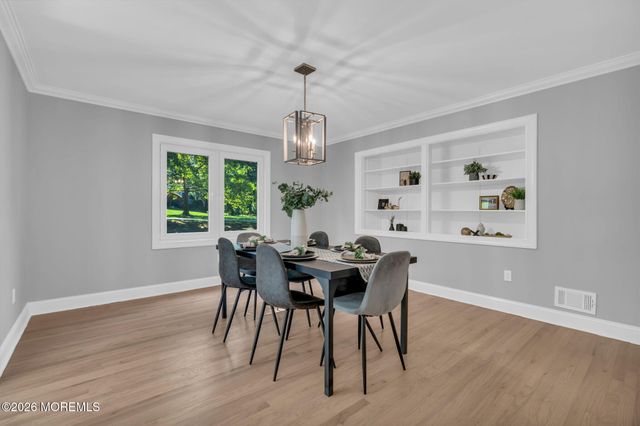 10 Sunrise Circle, Holmdel, NJ 07733