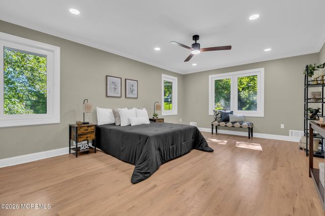 10 Sunrise Circle, Holmdel, NJ 07733
