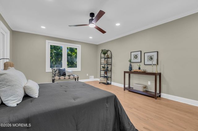 10 Sunrise Circle, Holmdel, NJ 07733