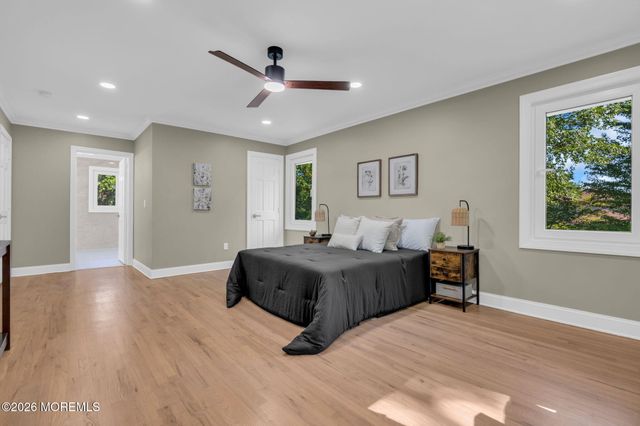 10 Sunrise Circle, Holmdel, NJ 07733