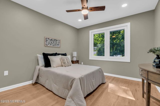 10 Sunrise Circle, Holmdel, NJ 07733