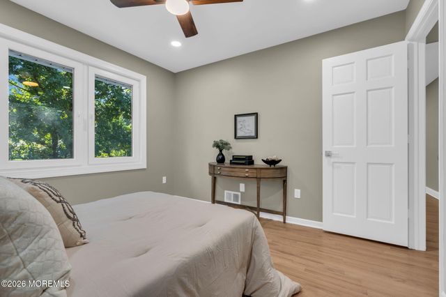 10 Sunrise Circle, Holmdel, NJ 07733