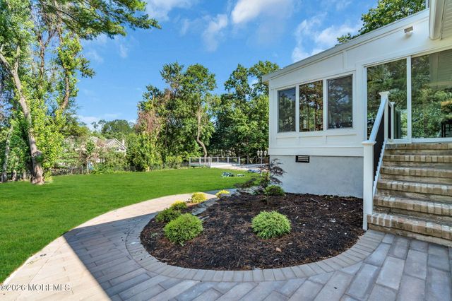 10 Sunrise Circle, Holmdel, NJ 07733