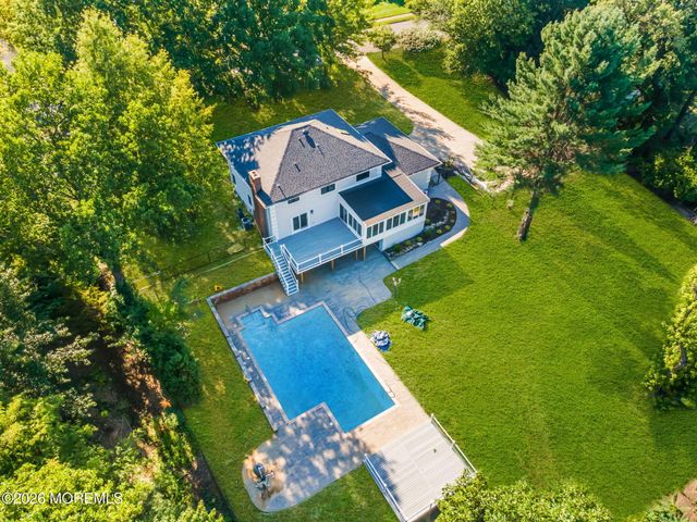 10 Sunrise Circle, Holmdel, NJ 07733