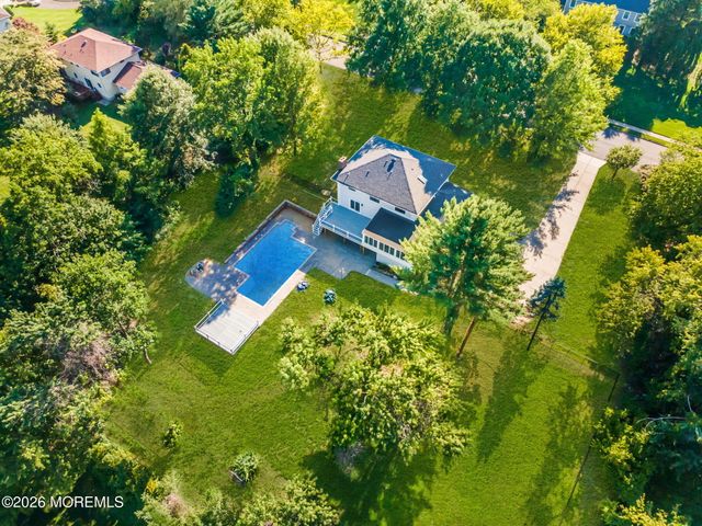 10 Sunrise Circle, Holmdel, NJ 07733