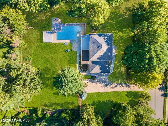 10 Sunrise Circle, Holmdel, NJ 07733