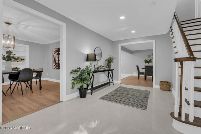 10 Sunrise Circle, Holmdel, NJ 07733
