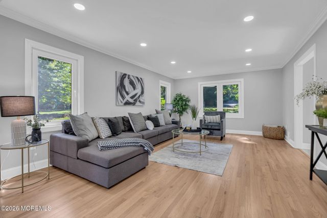 10 Sunrise Circle, Holmdel, NJ 07733