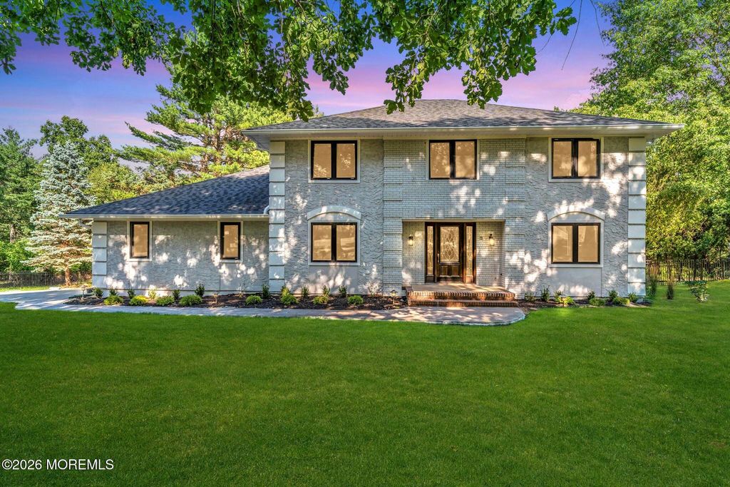 10 Sunrise Circle, Holmdel, NJ 07733