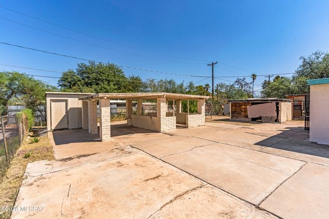 758 W Paris Promenade, Tucson, AZ 85705