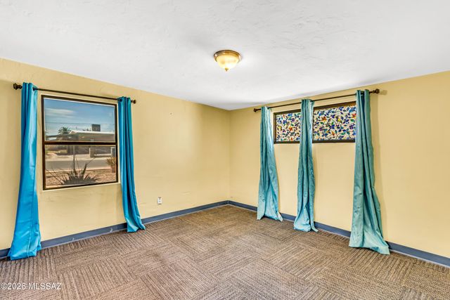 758 W Paris Promenade, Tucson, AZ 85705