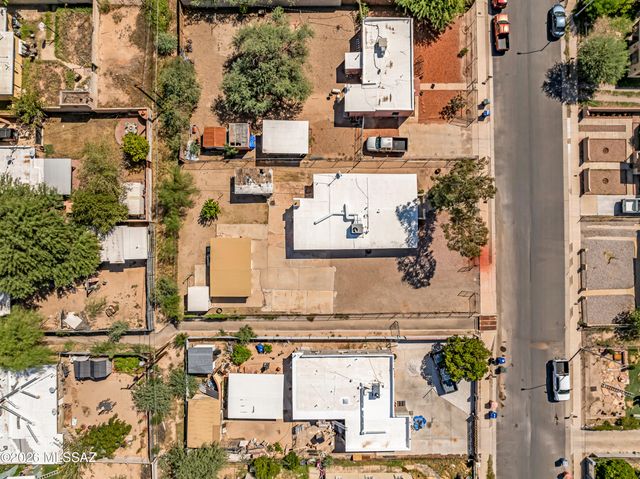 758 W Paris Promenade, Tucson, AZ 85705