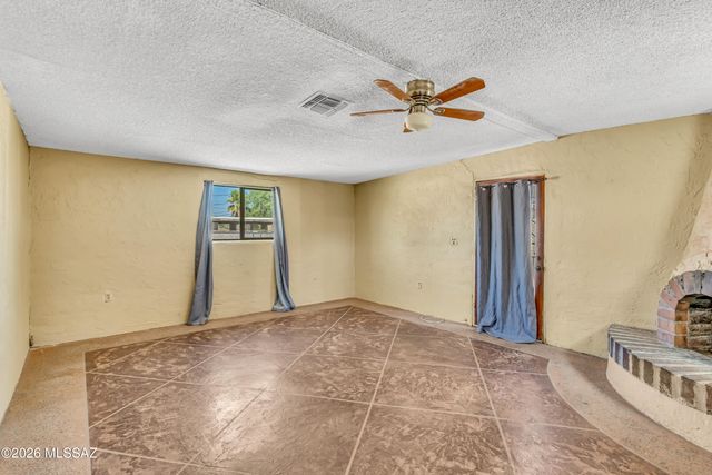 758 W Paris Promenade, Tucson, AZ 85705