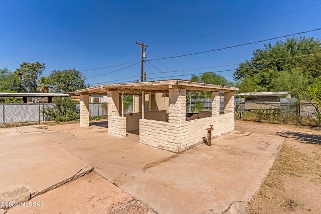 758 W Paris Promenade, Tucson, AZ 85705