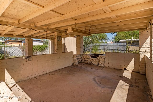758 W Paris Promenade, Tucson, AZ 85705