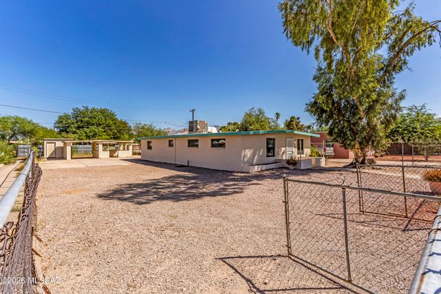 758 W Paris Promenade, Tucson, AZ 85705