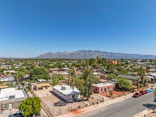 758 W Paris Promenade, Tucson, AZ 85705