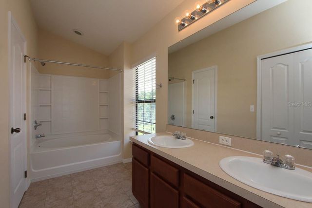 16433 KINGLETRIDGE AVENUE, Lithia, FL 33547