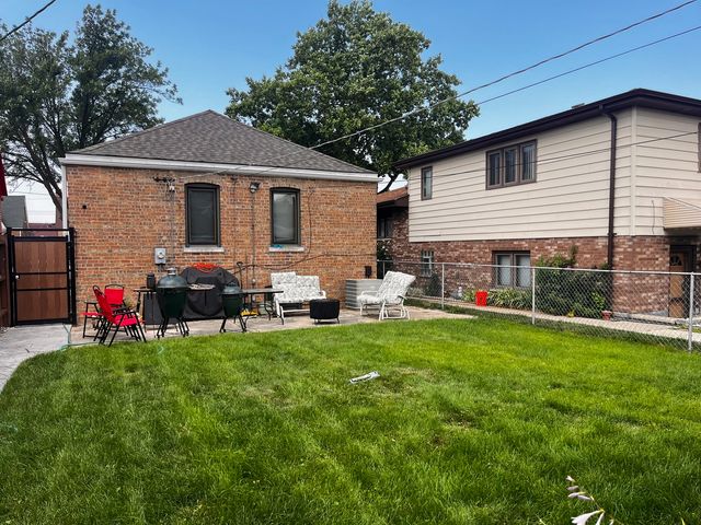 5211 S Monitor Avenue, Chicago, IL 60638