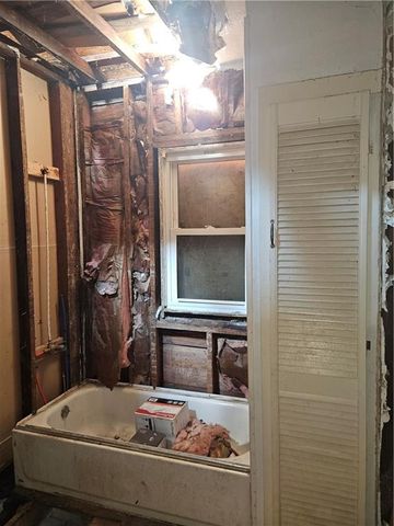 4520 Olive Street, Kansas City, MO 64130