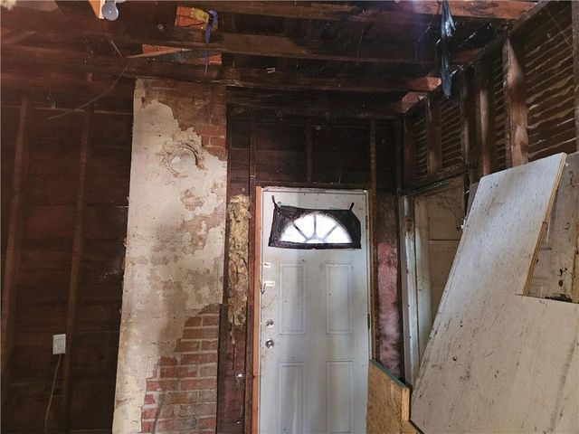 4520 Olive Street, Kansas City, MO 64130