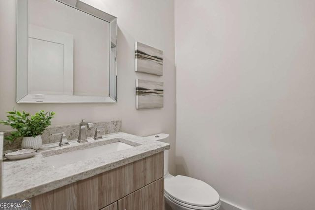 301 Canton Way, Roswell, GA 30075