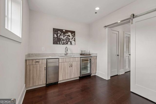 301 Canton Way, Roswell, GA 30075